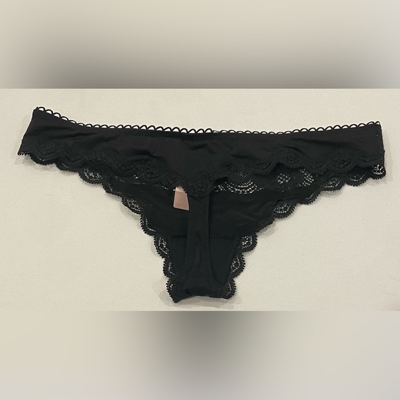 NEW WITH TAGS VICTORIA’S SECRET SIZE XS BLACK SATIN AND LACE THONG - Picture 3 of 4